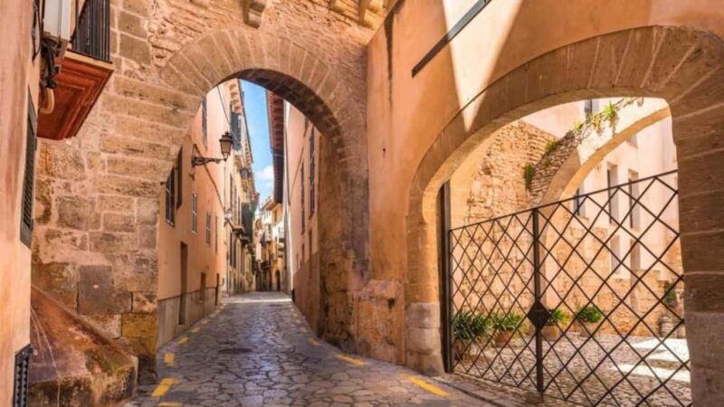 Palma: A Day of Discovery  Cathedral, Culture & Local Cuisine - Lunch in a Modern Restaurant with Reimagined Mallorcan Dishes