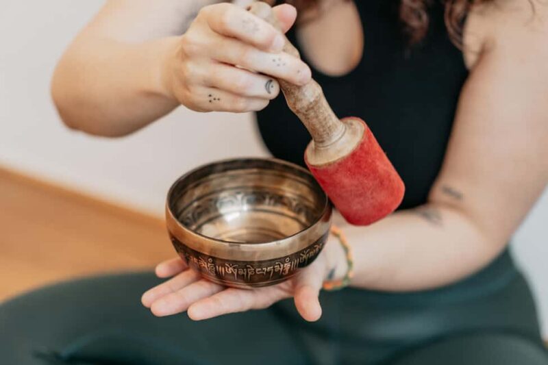 Palma de Mallorca: Candlelight Soundbath - The Guided Meditation and Movement Warm-Up