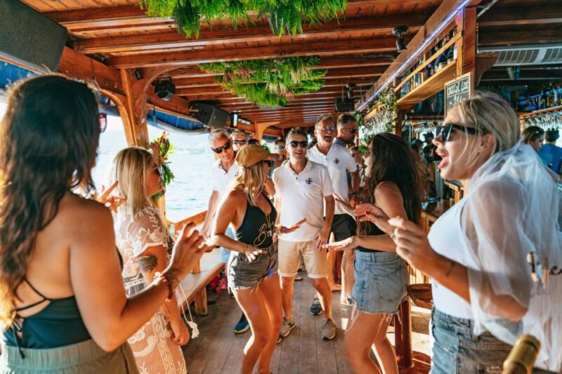 Palma de Mallorca: Daytime Cruise with Swim Stop - The Atmosphere: Music, Dancing, and Social Vibes