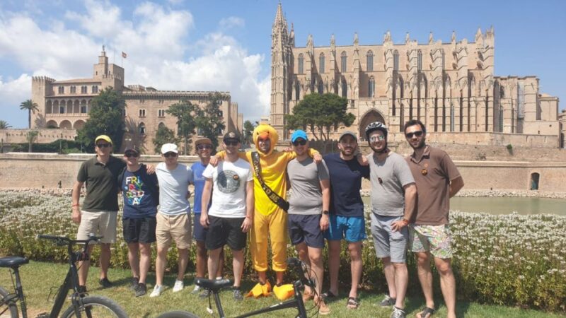 Palma de Mallorca: Guided Bicycle Tour with Tapas & a Drink - The Tapas and Drink Break at Plaza Mayor
