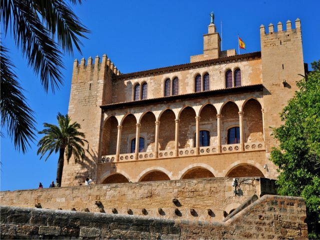 Palma de Mallorca: Guided Tour of the Old Town - Exploring Palma’s Markets and Cultural Spaces