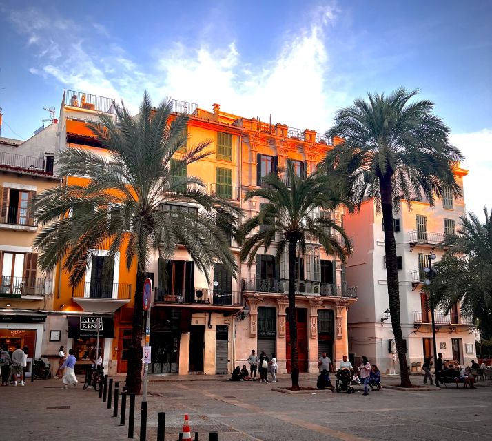 Palma de Mallorca: Old Town Atmospheric Evening Tour - Key Points
