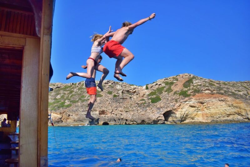 Palma de Mallorca: Palma Bay Boat Tour with Snorkeling - Buffet Lunch: Classics and Mediterranean Flavors