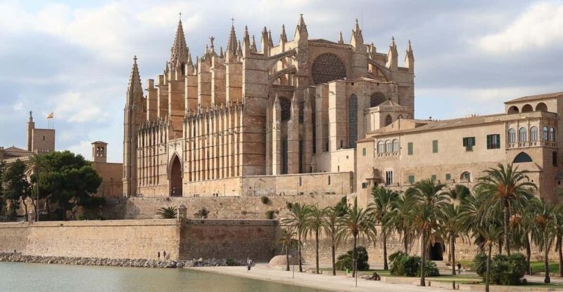 Palma de Mallorca Private Guided Walking Tour - Key Points