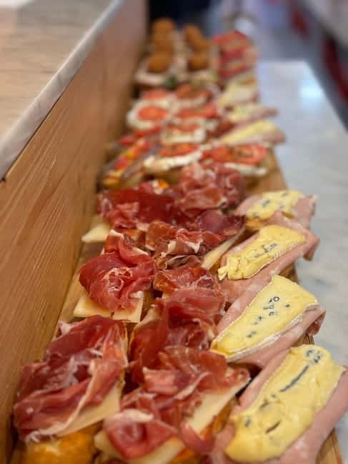 Palma de Mallorca: Private Guided Walking Tour with Tapas - The Local Market: An Authentic Slice of Palma Life