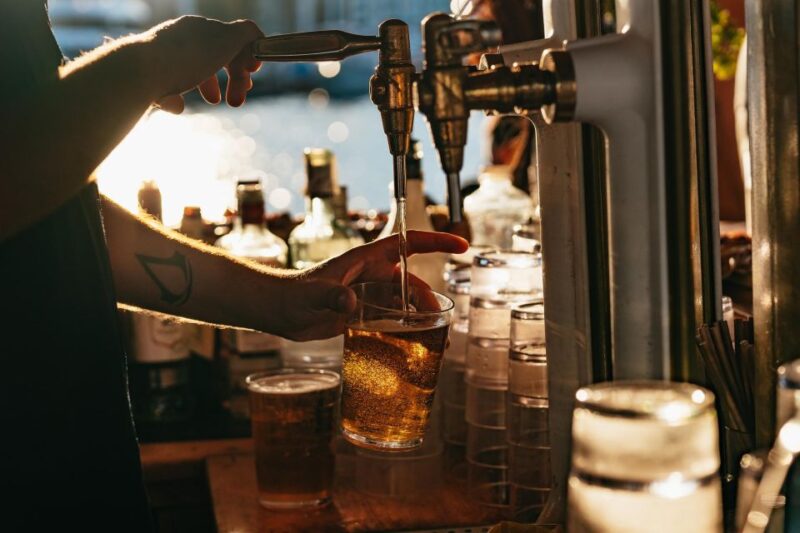 Palma de Mallorca: Sunset Boat Tour with DJ and Dance Floor - WiFi and Satellite TV for Extra Entertainment