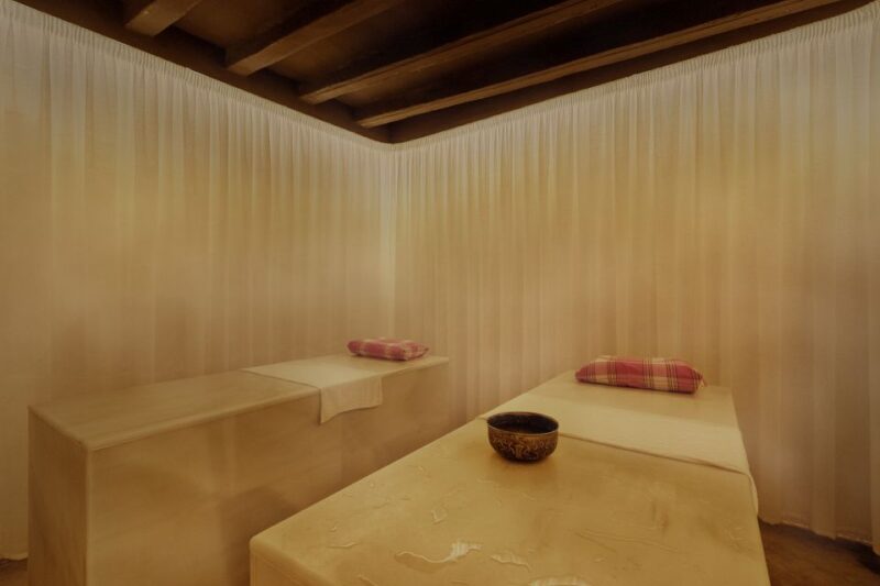 Palma: Hammam Bath Session with Massage Options - The Atmosphere and Staff