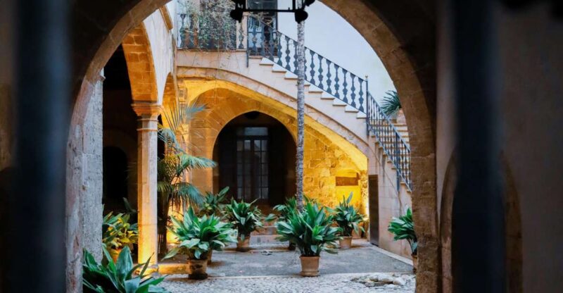 Palma: "History & Beauty" Eco-Friendly E-Scooter Tour - The Experience of the Guides and Overall Atmosphere