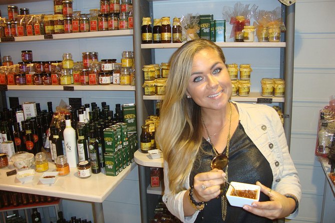 Palma old town tour with Wine & Tapas Tastings - Explore Palmas Old Town with Wine & Tapas Tastings for an Authentic Spanish Experience