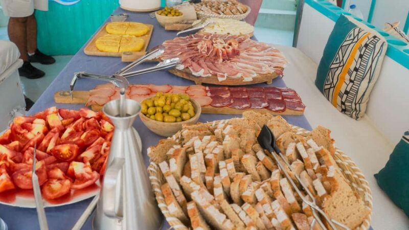 Palma: Punta Negra and Ses Illetes Boat Trip with Live Music - Sailing from Palma to the Coveted Illetes and Punta Negra