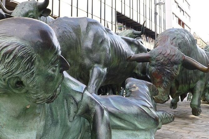 Pamplona City Tour from San Sebastian - The Streets of Pamplona: Estafeta and Fuente de la Navarreria