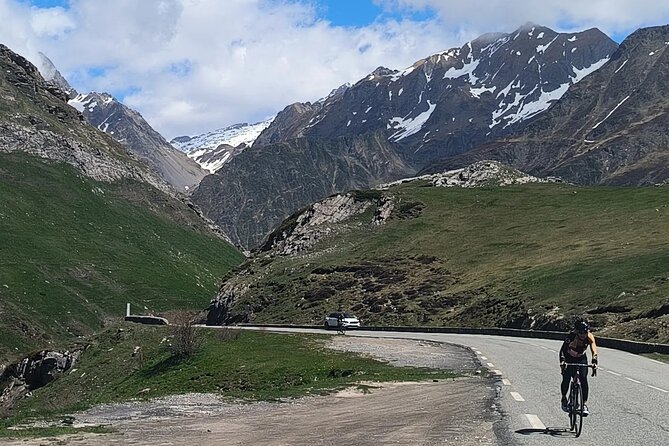 Pamplona de Bocado en Bocado: Join Our Pintxo Tour! - Practical Details: Group Size and Booking