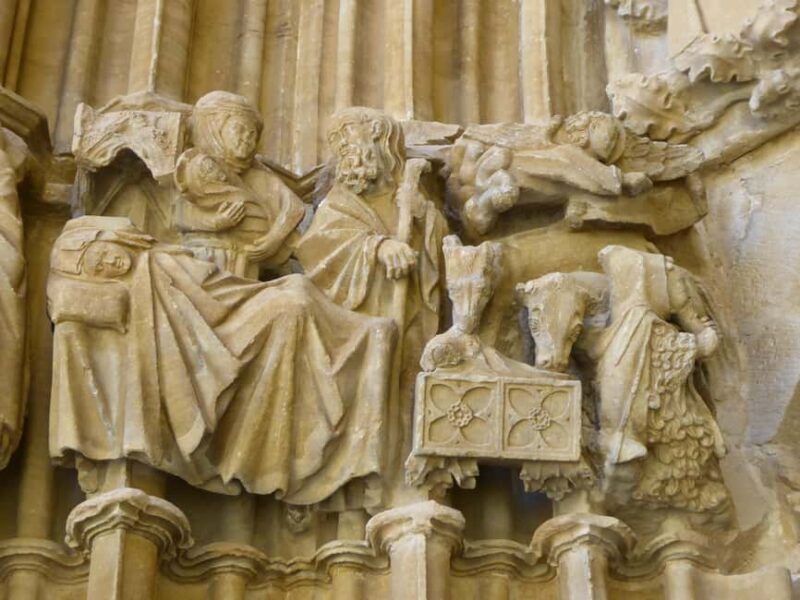 Pamplona: Olite and Ujué Guided Tour with Snack - Key Points