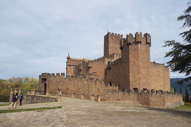 Pamplona Private Tour with Castle of Javier - Pamplona’s Famous Bull Race Trajectory and Old Quarter