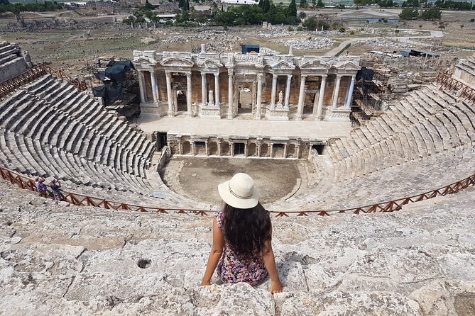 Pamukkale Small Group Tour with Lunch from Kusadasi - The Guide and Group Experience