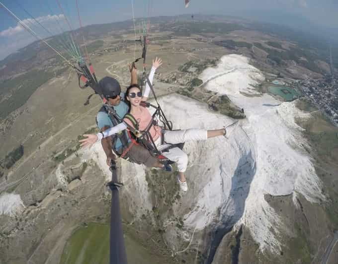 Pamukkale: Tandem Paragliding with Ancient Hierapolis Views - The Landing and Photo Opportunities