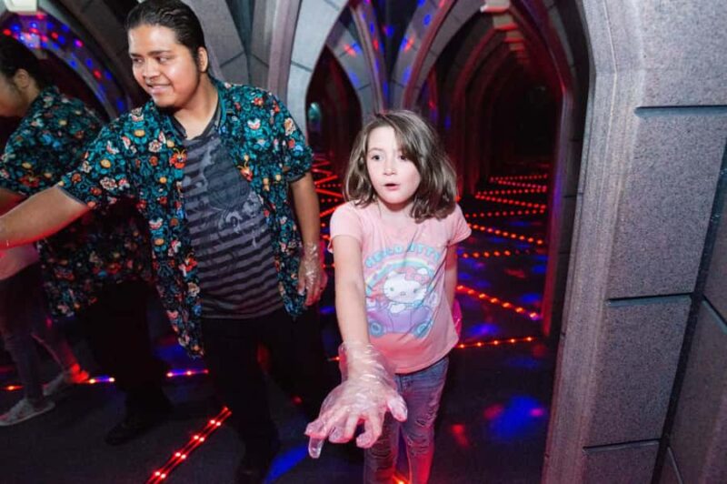 Panama City Beach: Ripley's Believe It or Not! Combo Ticket - Navigating the Marvelous Mirror Maze with LED Illusions