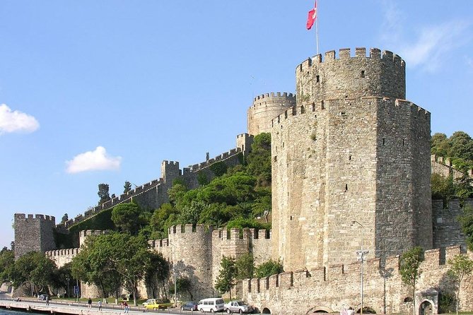 Panoramic City Tour with Bosphorus Strait Sightseeing Cruise - Sights Along the Bosphorus: Palaces and Villages