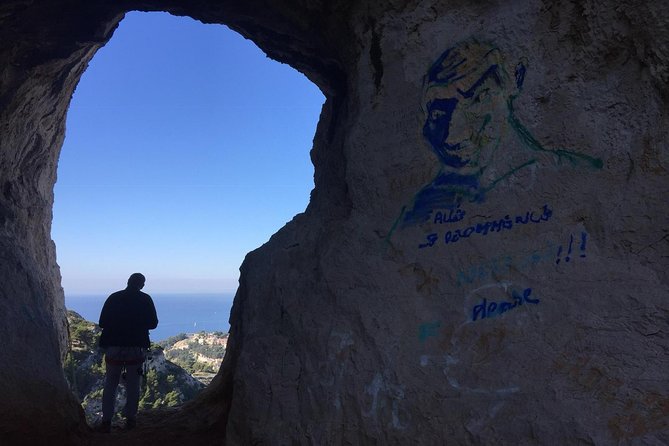Panoramic hike on Marseille from Les Calanques - Navigating the Flaws and Cave Areas