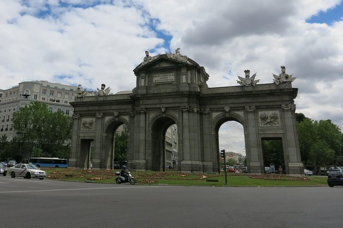 Panoramic Private Tour Madrid with hotel pick up - The Ancient Templo de Debod in Madrid