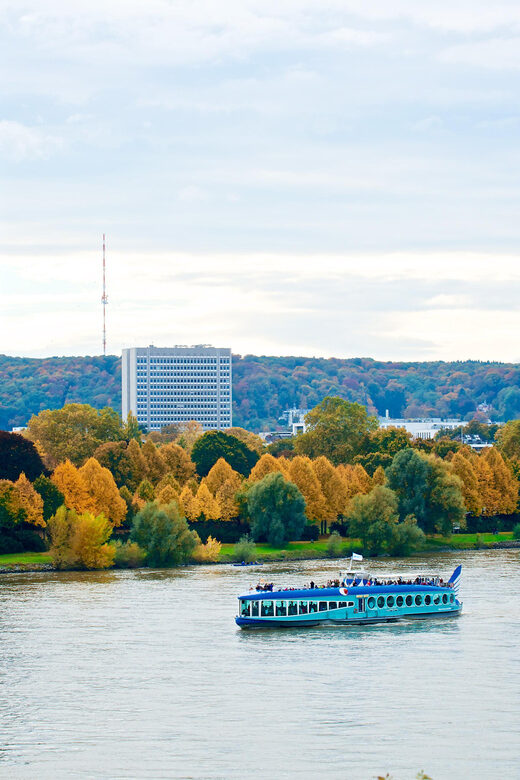 Panoramic ride between Bonn and Königswinter (Siebengebirge) - Comparing Similar Rhine River Experiences