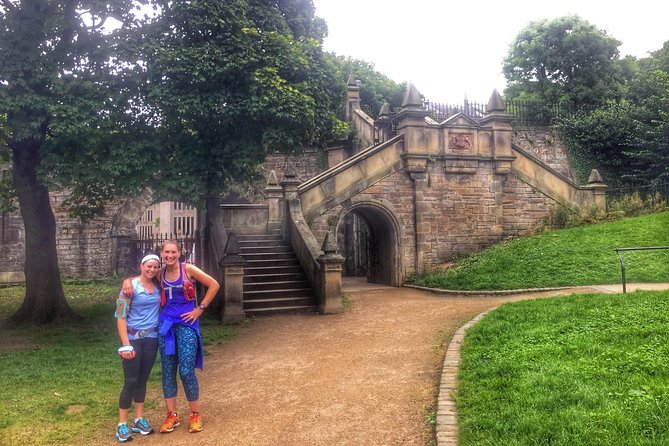 Panoramic Running Tour of Edinburgh - The Palace of Holyroodhouse and Royal Connections