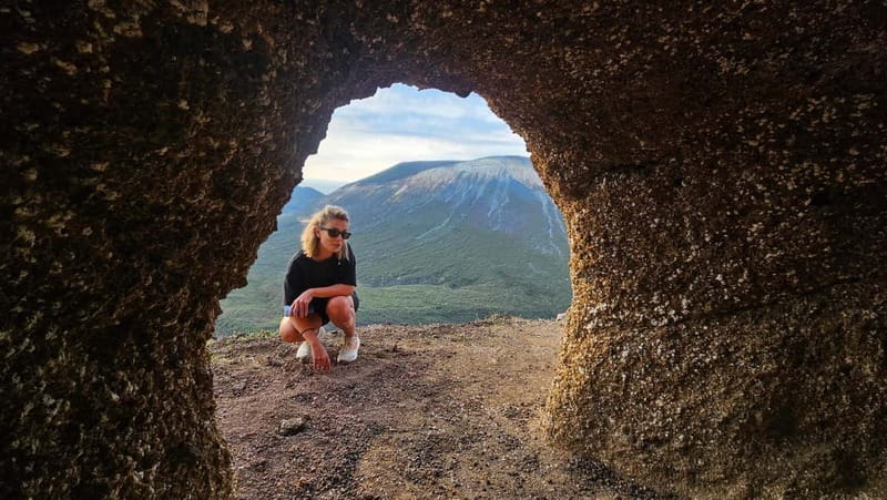 Panoramic tour of the island of Vulcan - Logistics: Meeting Point and Group Size