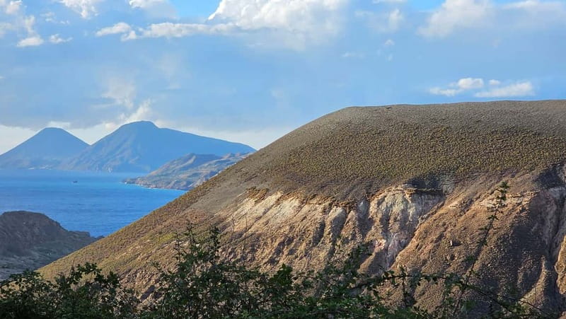 Panoramic tour of the island of Vulcan - What Sets This Tour Apart from Similar Experiences