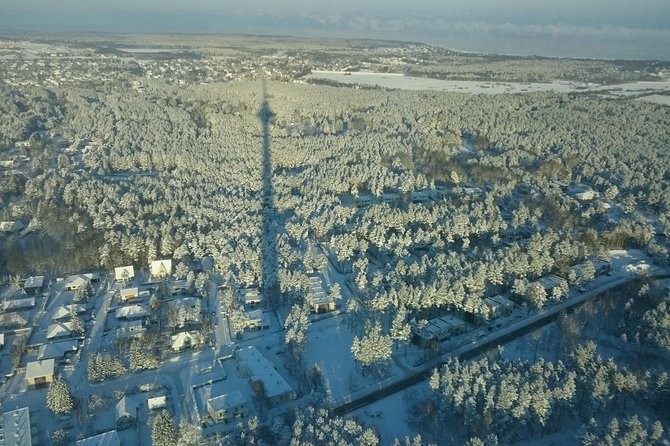 Panoramic tour over Tallinn by car - Exploring the Modern Bank of Estonia Buildings and Theatres