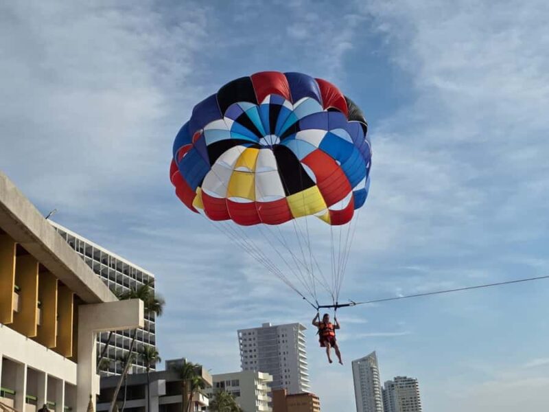 Parachute adventure in Mazatlan - Meeting Point and Logistics at Rasta Parasailing Tours