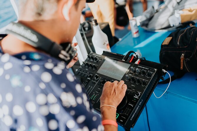 Paradise Waikiki Sunset Cruise + LIVE DJ + SWIMMING - Unique Marine Encounters and Water Activities