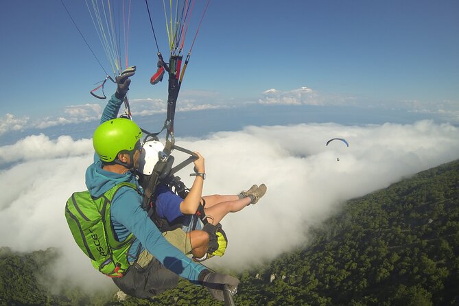 Paragliding above Ohrid - Expertise and Safety Standards of the Pilots