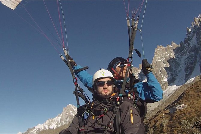 paragliding discovery flight - The Role of the Instructor and Their Assistance