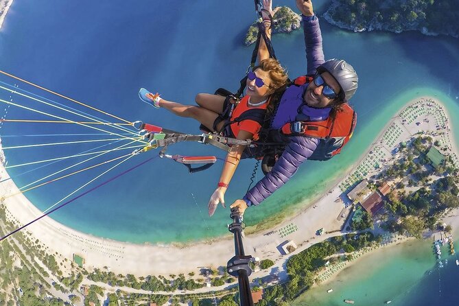 Paragliding Experience at the Peerless Cleopatra Beach - The Return and Photo Opportunity Post-Flight