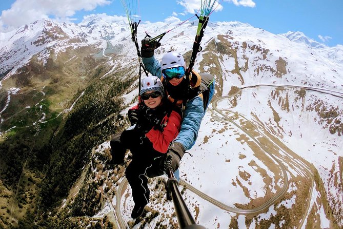 Paragliding mountain flight - Meeting Point and Easy Access in Zermatt