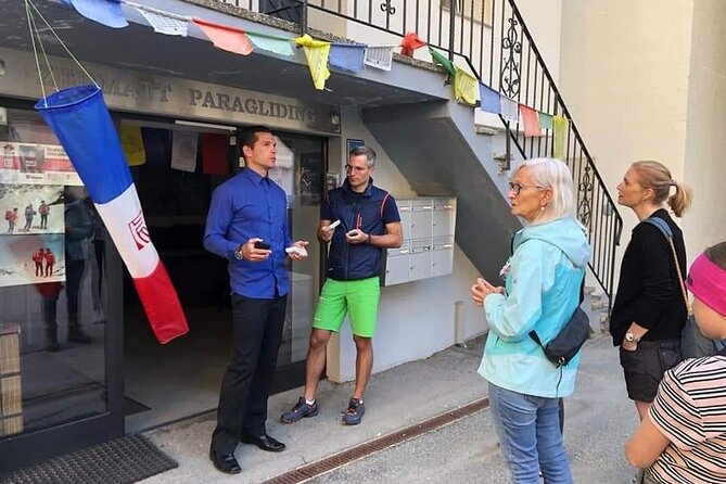 Paragliding mountain flight - The Role of the Instructor and Guide