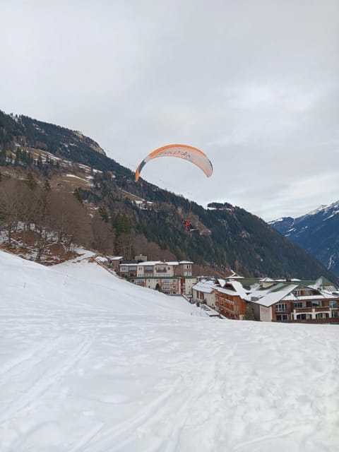 Paragliding Tandem Flight - The Meeting Point and Group Size