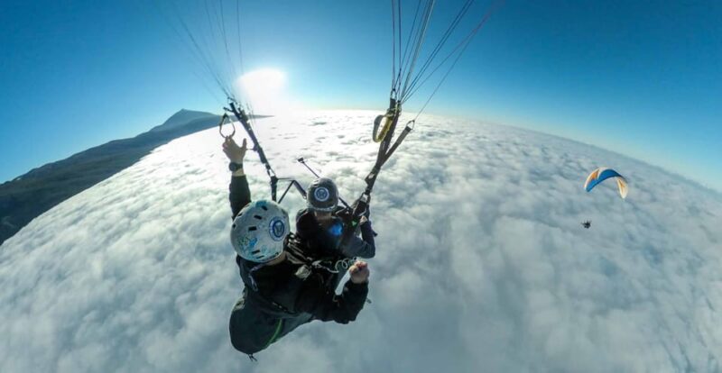 Paragliding Tenerife: Flight from Teide to Puerto de la Cruz - The Safety and Professionalism of the Guides