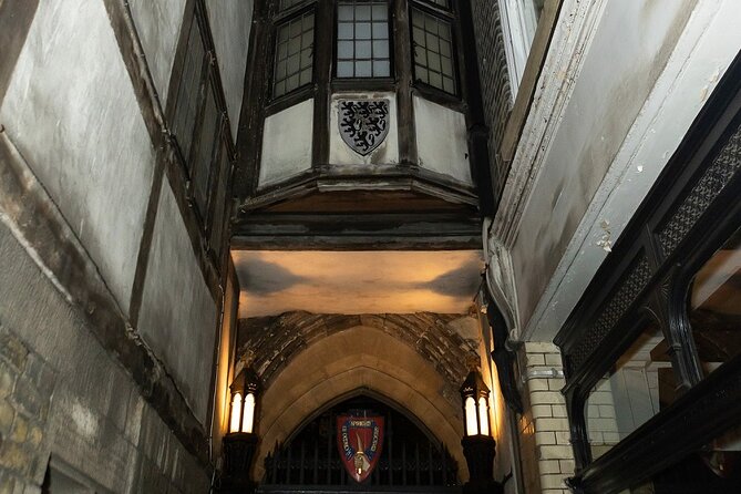 Paranormal ActivityTour in Old London - Practical Details: Accessibility and Group Size