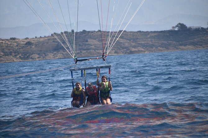 Parasailing in Alicante - The Group Experience and Social Atmosphere on the Boat