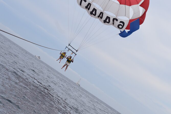Parasailing in Alicante - Considerations: Weather Dependence and Minor Complaints