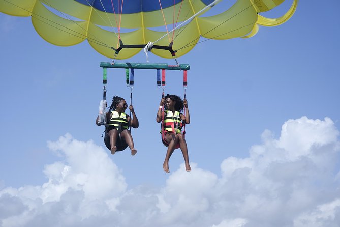 Parasailing Tour with FREE Transportation - The Parasailing Experience: 10-12 Minutes at 80 Meters