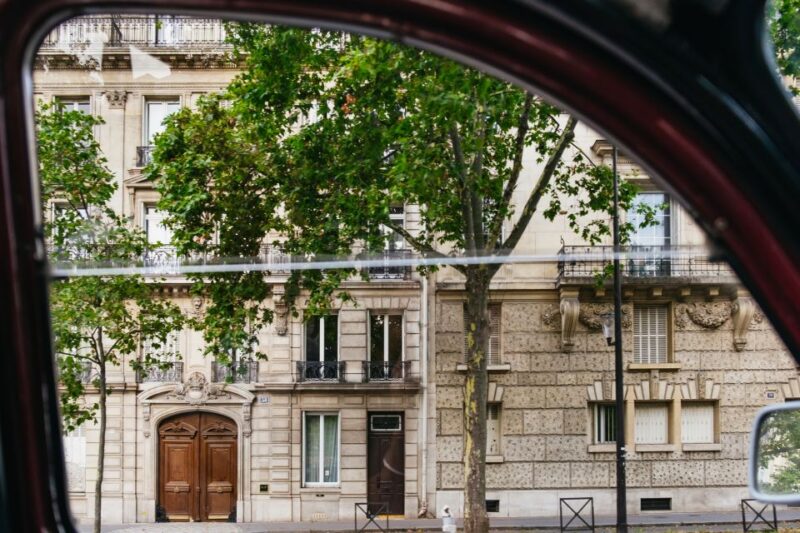 Paris: 1-Hour Vintage Citroen 2CV Tour - The Role of the Guide in Making the Tour Special
