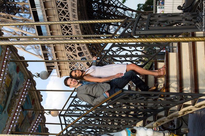 Paris 2-Hour Eiffel Tower Walking Tour with Professional Photo Shoot - The Guide and Customer Service