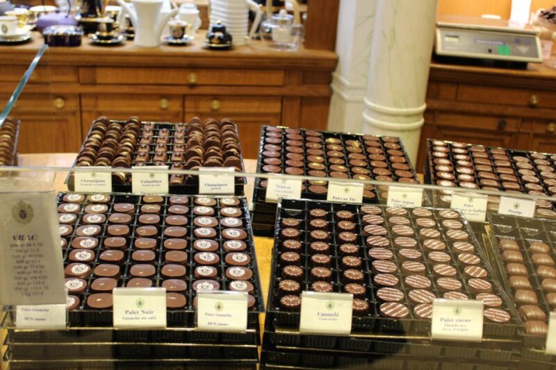 Paris: 2-Hour Sweet & Chocolate Family Tour with Tastings - Sampling Classic French Sweets: Macarons, Calissons, and More