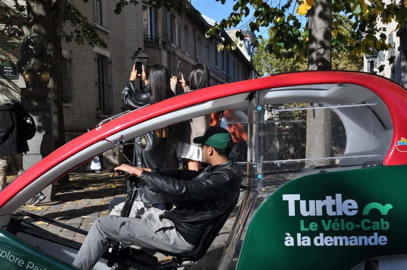 Paris: 2 hours Emily Tour in a Private Rickshaw bike - Key Stops in the Heart of Paris