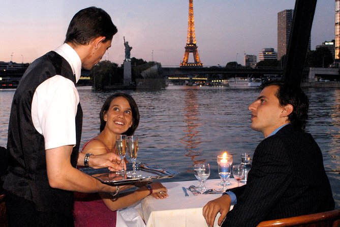 Paris 3-Course Gourmet Dinner and Sightseeing Seine River Cruise - The Scenic Route: Major Parisian Landmarks Along the Seine