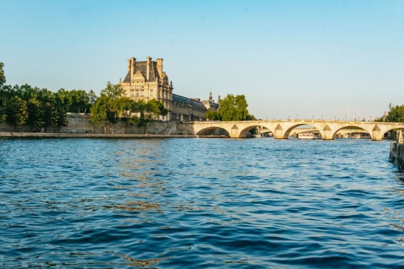 Paris : 3-Course Gourmet Dinner Cruise on Seine River - The Route: Iconic Paris Sights from the Water
