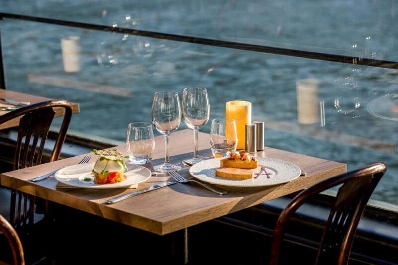 Paris: 3-Course Lunch Cruise on the River Seine - Key Points
