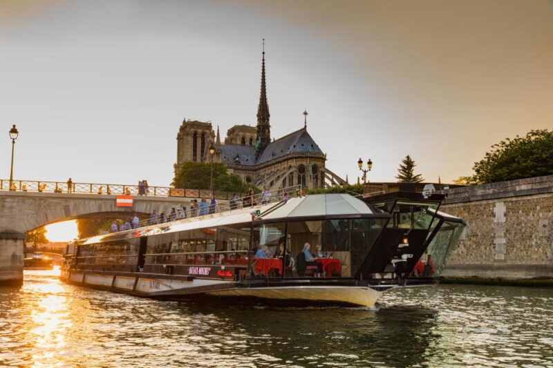Paris: 4-Course Dinner Cruise on Seine River with Live Music - The Dining Experience and Menu Options
